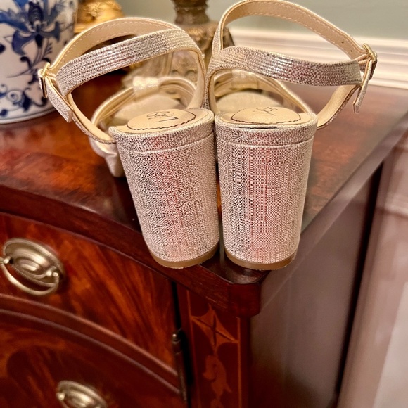 EUC LifeStride Lucky Metallic Gold Platform Chunky Heel Sandals Shoes Size 6.5 - Picture 5 of 6